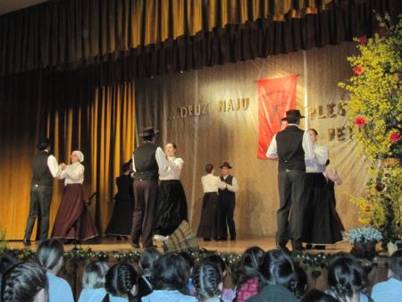 Prireditev Druži naju ples in petje posvečena dnevu žena 14